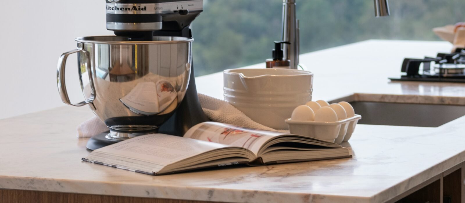 Best Stand Mixers Under $200 in 2026: Powerful Motors, Versatile Attachments, and Builds That Last