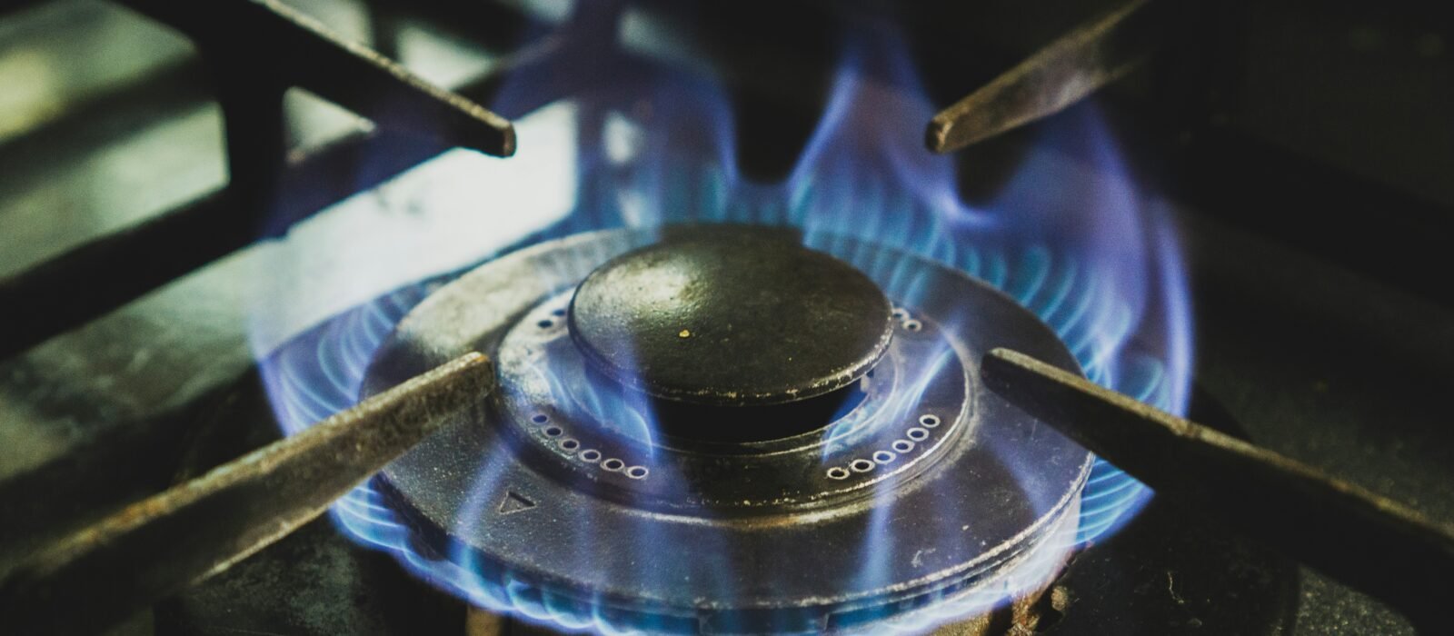Best Cookware for Gas Stoves in 2026: 5 Pro-Chef-Tested Picks That Handle Open Flame Without Warping