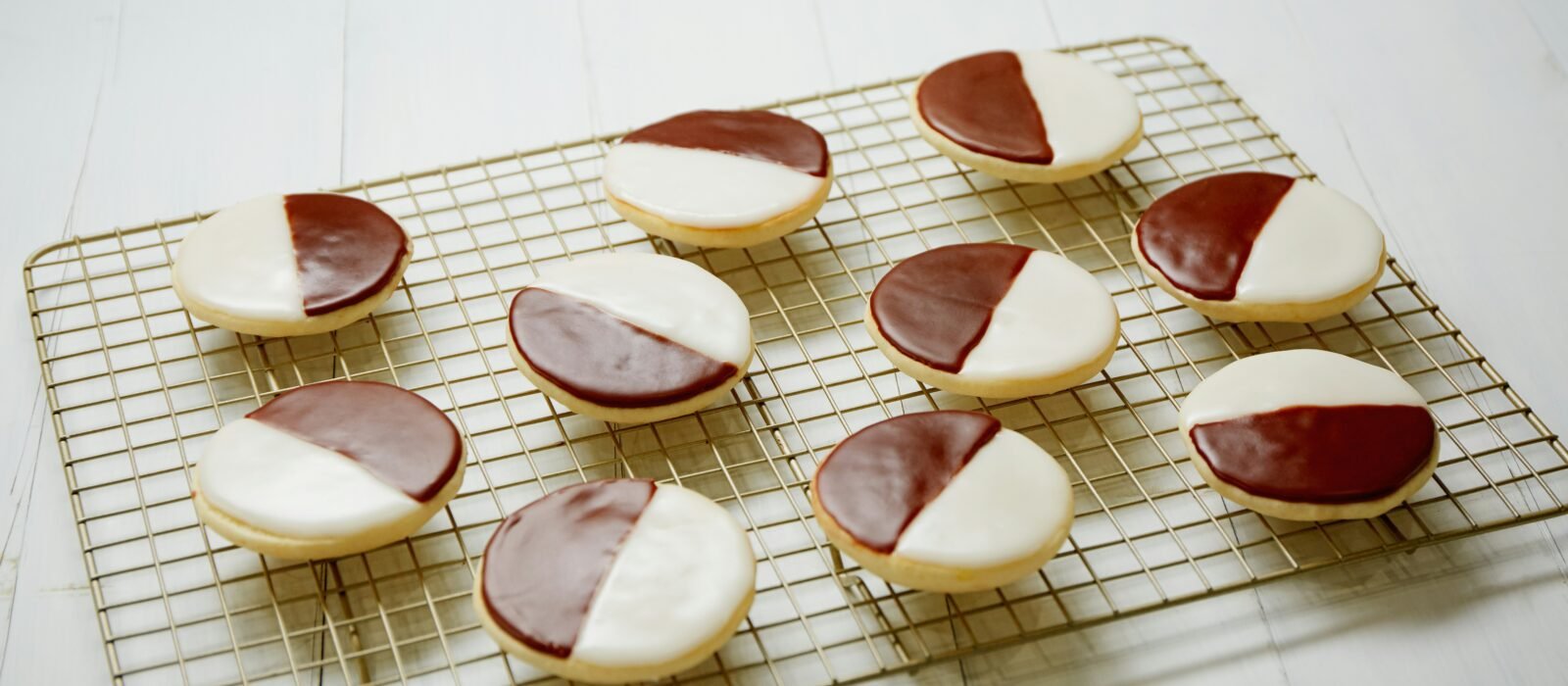 Best Cooling Racks for Baking in 2026: 5 Picks That Stop Soggy Bottoms on Cookies and Cakes