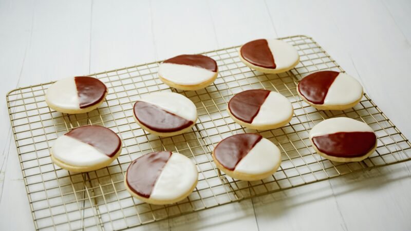 Best Cooling Racks for Baking in 2026: 5 Picks That Stop Soggy Bottoms on Cookies and Cakes
