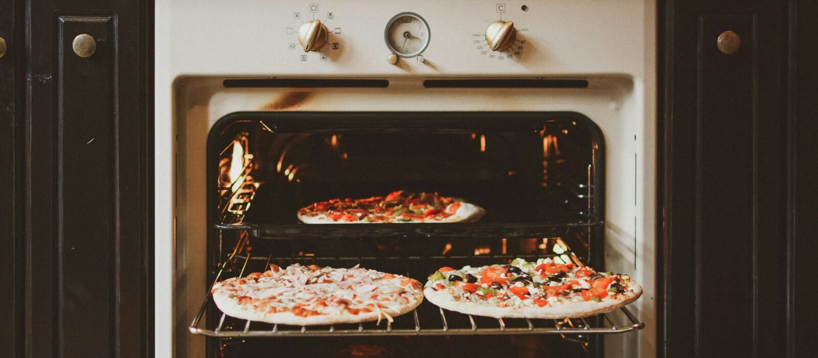 The Airflow Difference: How Oven Fan Dynamics Change Your Baking Results